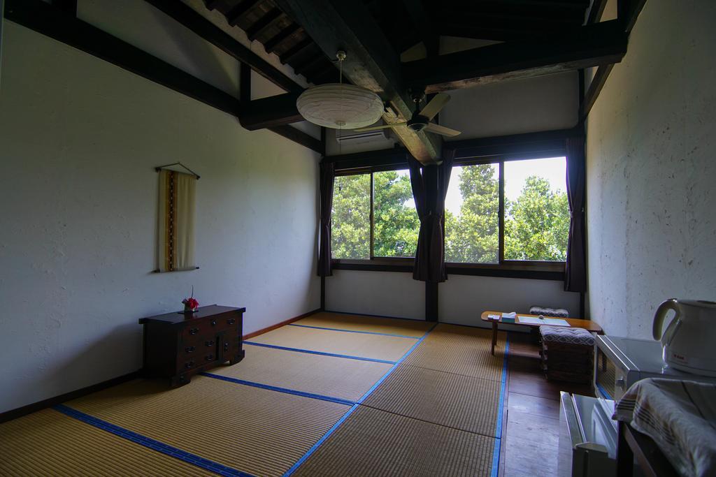 Villa Le Lotus Bleu Ishigaki  Exteriör bild