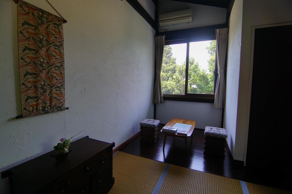 Villa Le Lotus Bleu Ishigaki  Exteriör bild